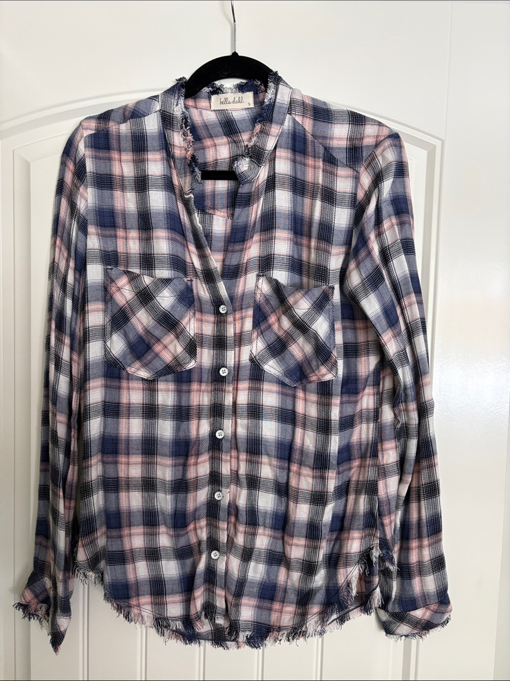 Bella Dahl Navy & Pink Plaid Frayed Hem Button-Down Shirt